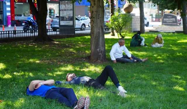 Samsun yanıyor! Termometre 33 dereceyi, nem yüzde 90’ı geçti