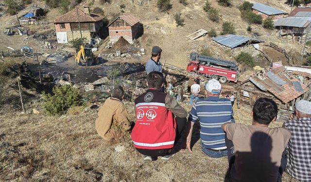 Sinop’ta yangın mağduru aileye destek