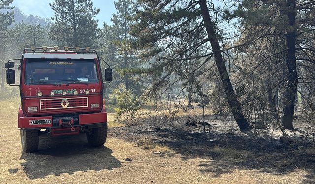 Durağan'daki yangını söndürme çalışmaları devam ediyor