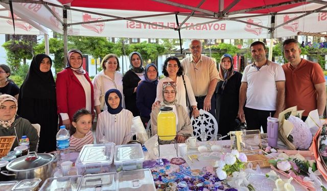 Hanımeli Pazarı ziyaretçilerini bekliyor
