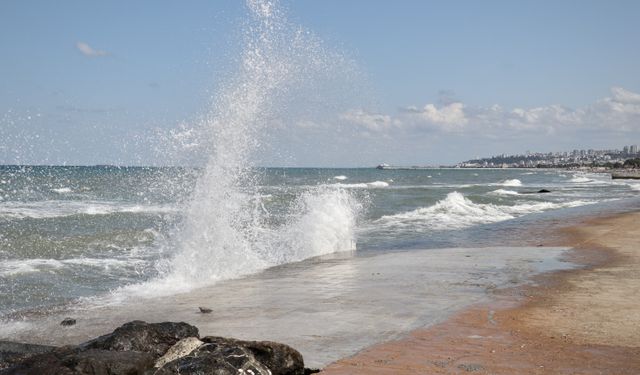Samsun'da denize girilmemesi uyarısı yapıldı