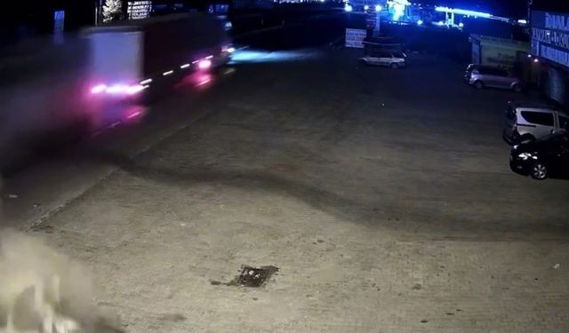 2 kişinin öldüğü kaza güvenlik kamerasına yansıdı
