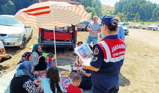 Bolu jandarması vatandaşı bilgilendirdi