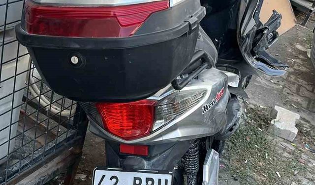 Motosiklet minibüsle çarpıştı: 2 yaralı