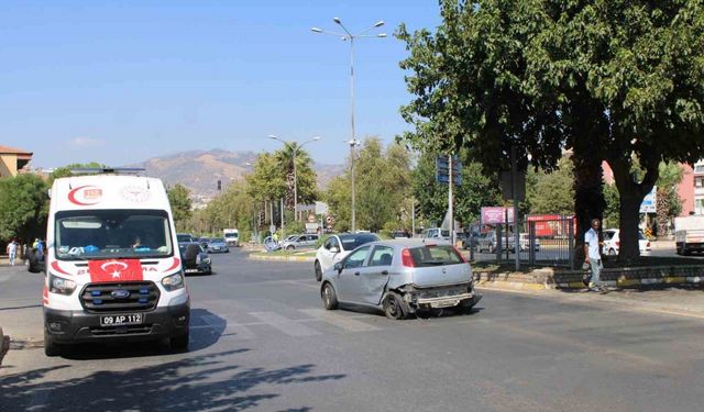 Otomobil 50 metre sürüklendi