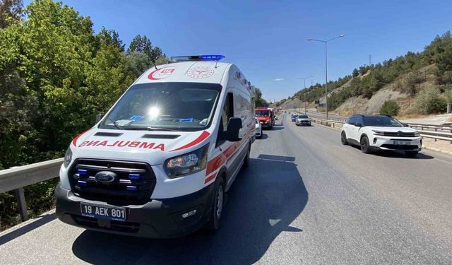 Otomobil bariyerlere çarptı: 2 yaralı