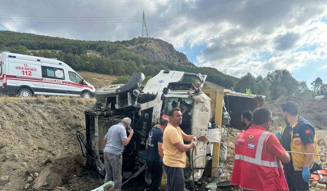Tokat’ta hafriyat 2 kamyon çarpıştı, 1 kişi ağır yaralandı