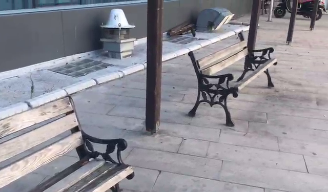 Hastane bahçesindeki kırık banklar tepki çekti
