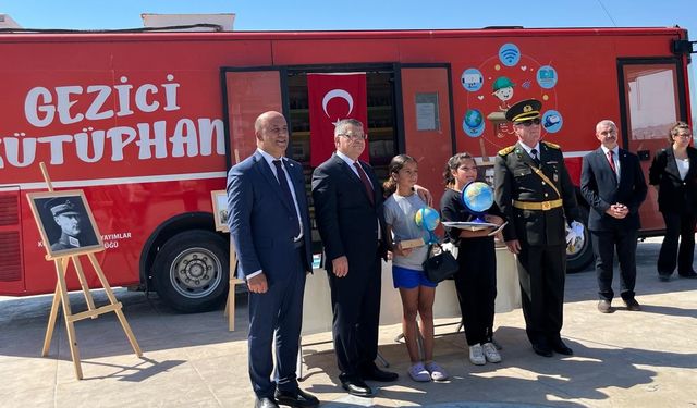 Sinop'ta "Atatürk" konulu kitaplar vatandaşlarla buluştu