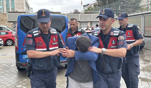Evinde karısını öldüren kişi trafikte yakalandı