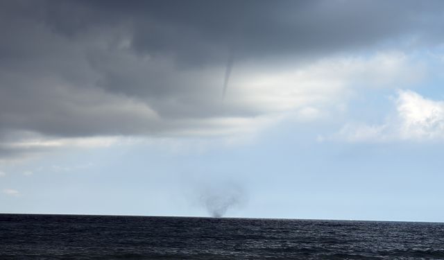Karadeniz'de hortum meydana geldi