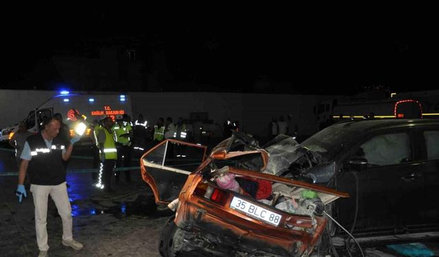 Feci kazada otomobil ikiye bölündü: 1’i çocuk 5 ölü, 6 yaralı