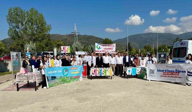 Geleceğin sağlıkçıları yürüyüşe katıldı