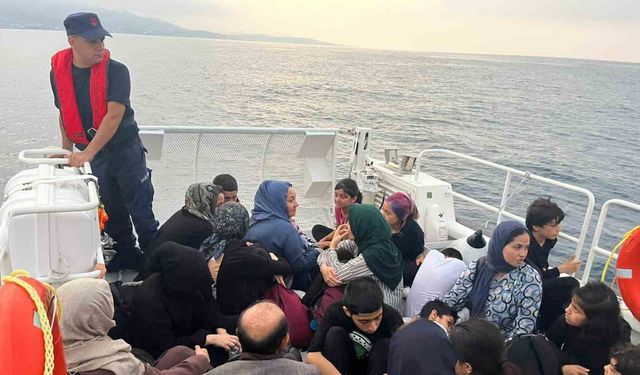 İzmir açıklarında 81 düzensiz göçmen yakalandı