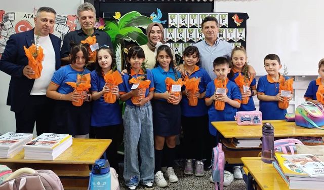 Minik öğrenciler fidanları toprakla buluşturdu