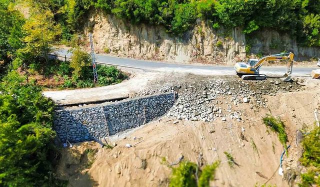 Sinop’ta çöken yol onarıldı