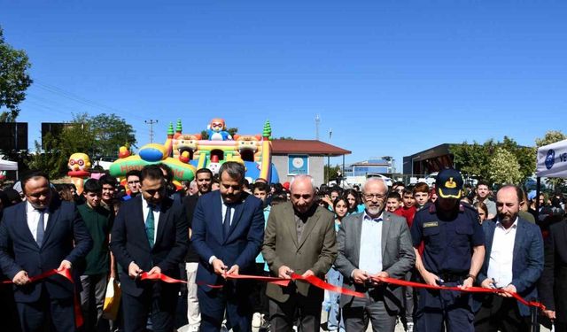 Vezirköprü Kitap Günleri kapılarını açtı