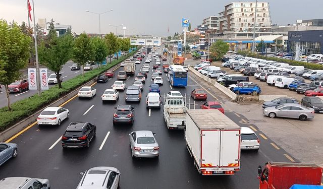 Yağış sonrası kapanan yol trafiğe açıldı