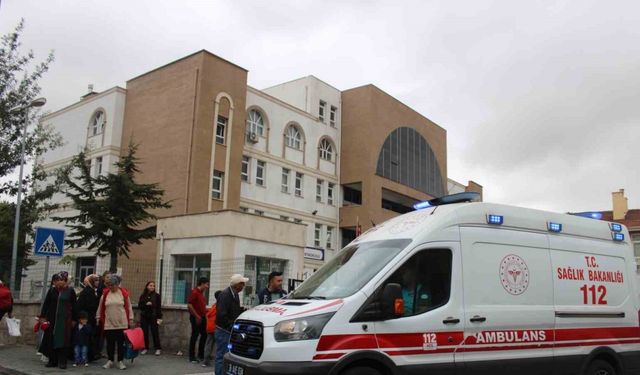 Yangın ziline basınca okulda izdiham çıktı