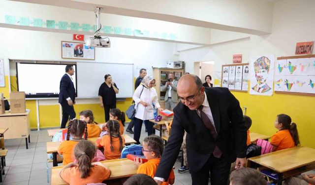 YEDAŞ'tan öğrencilere boyama seti desteği