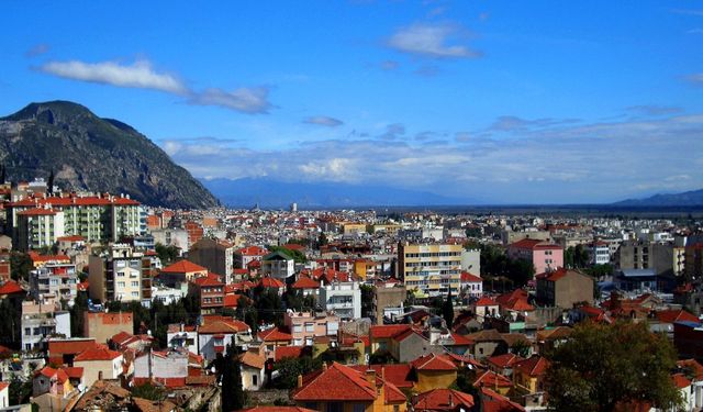 Aydın'ın Manevi Atmosferi Günlük Yaşamı Nasıl Şekillendiriyor?