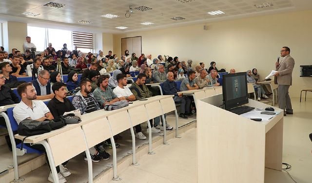 SNÜ’de akademik yıl Filistin sunumuyla açıldı