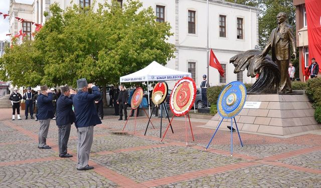 Sinop’ta Gaziler Günü etkinlikleri çelenk sunumuyla başladı