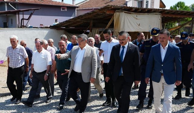 Vali Özarslan, yapımı tamamlanan asfalt yolları inceledi
