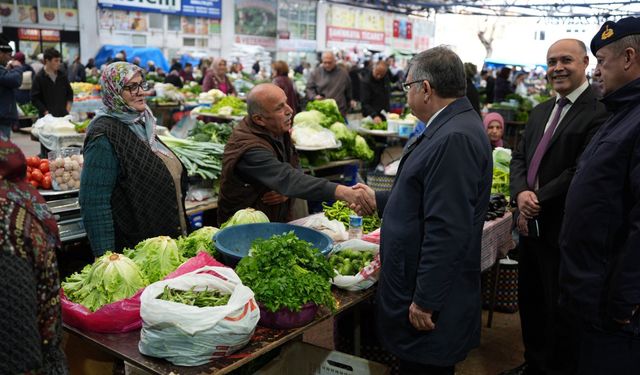 Vali Özarslan Sinop Halk Pazarı’nı ziyaret etti