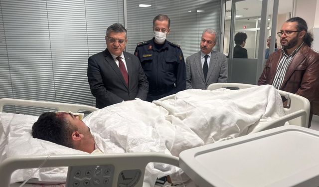 Vali Özarslan’dan yaralı jandarma personeline ziyaret