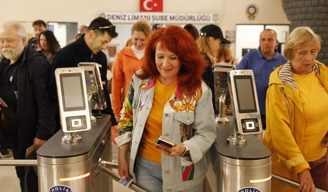 Sinop'a çok kez geldi. Bu kez Samsun'da demirledi!