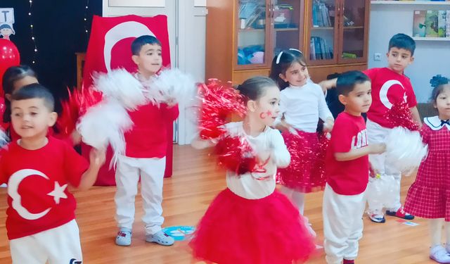 Anaokulu öğrencileri 29 Ekim Cumhuriyet Bayramı'nı kutladı