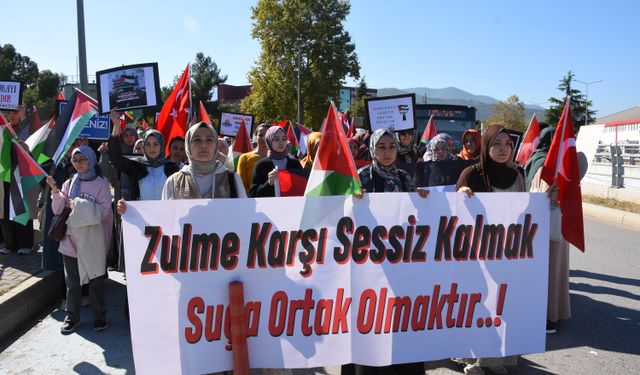 Öğrencileri İsrail'in Küresel Sumud Filosu'na saldırılarını protesto etti