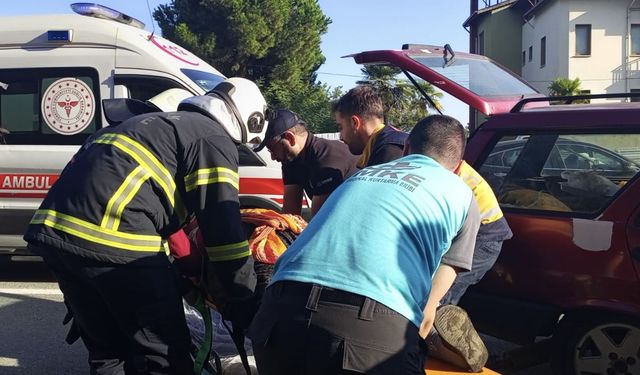 Otomobil ile minibüs çarpıştı: 1 kişi öldü