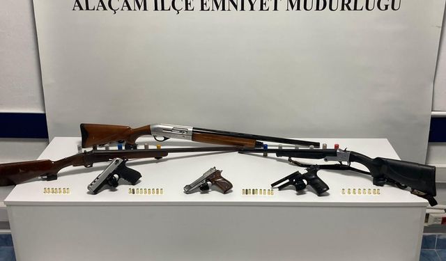 Ruhsatsız silah ve çalıntı motosiklet operasyonunda 2 kişi yakalandı