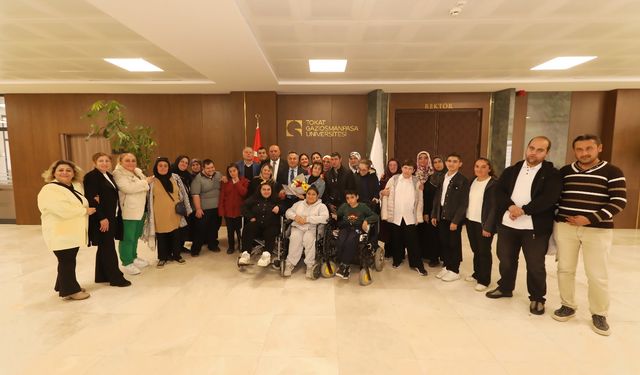 Türkiye Sakatlar Derneği Tokat Şube Başkanı Aras'tan TOGÜ Rektörü Yılmaz'a ziyaret