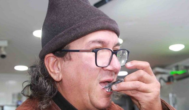 70 liraya düşünce vatandaş sevinçten çiğ yedi