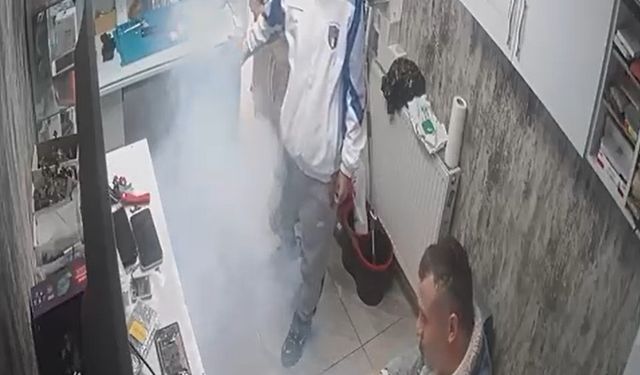 Batarya tamir edilirken alev aldı