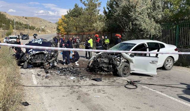 İki otomobil çarpıştı: 1 ölü, 1 yaralı