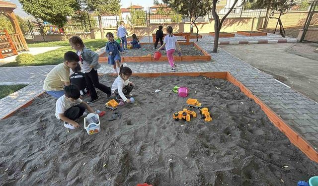 Okul bahçesi sınıfa dönüştü