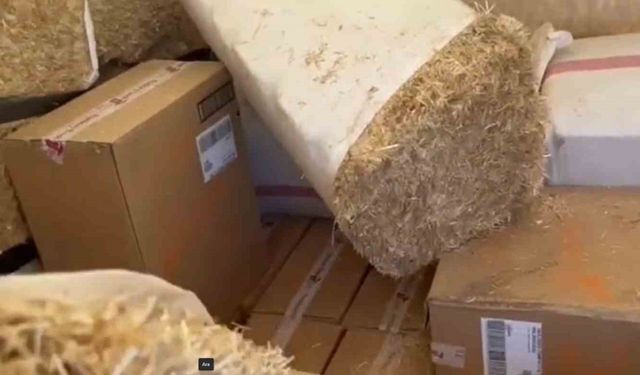 Saman balyalarına gizlenmiş kaçak sigara ele geçirildi