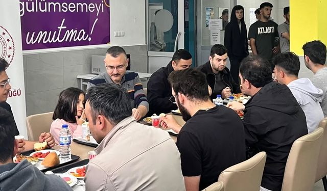 Kaymakamı Yılmaz KYK öğrencileriyle buluştu