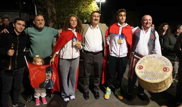 Sinoplu şampiyonlara coşkulu karşılama