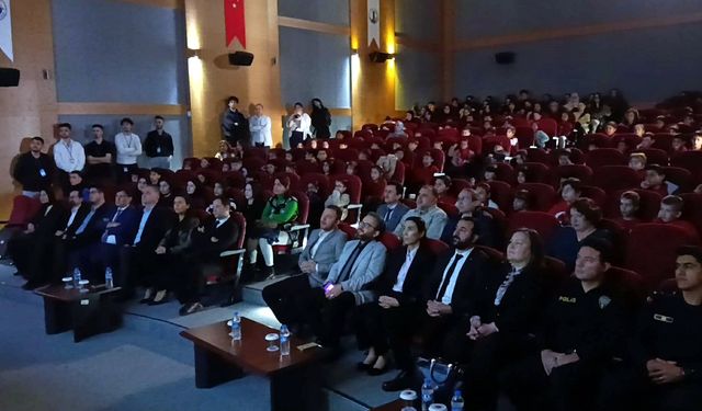 Sinop'un simgesi "Balina Aydın" miniklere tanıtıldı
