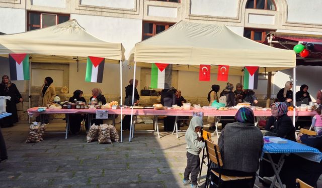 Devrekani'de Gazze yararına hayır çarşısı