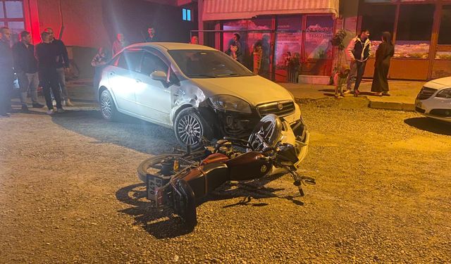 Otomobil ile motosikletin çarpıştığı kazada bir kişi yaralandı