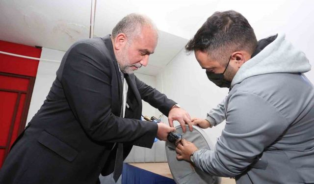 Canik’in genç zanaatkarları ihtiyaç sahiplerini güldürüyor