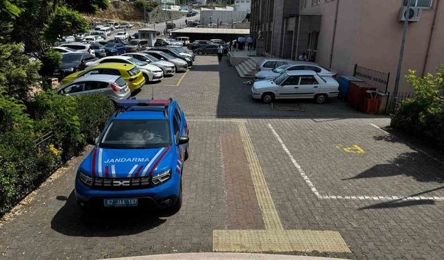 Depodan bir ton fındık çaldı