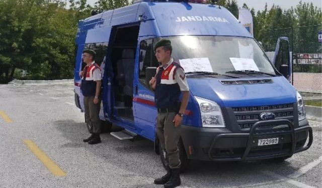 Eski muhtar, köy meydanında vuruldu