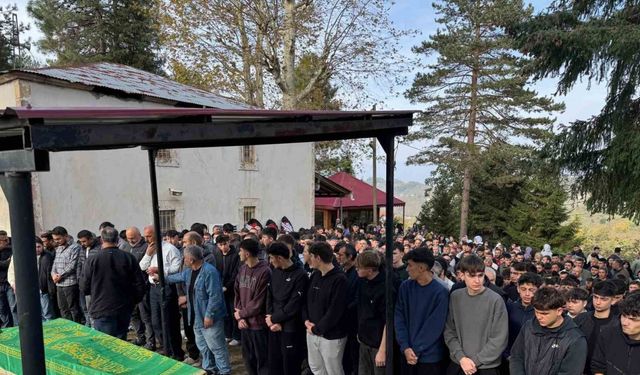 Genç futbolcu son yolculuğuna uğurlandı